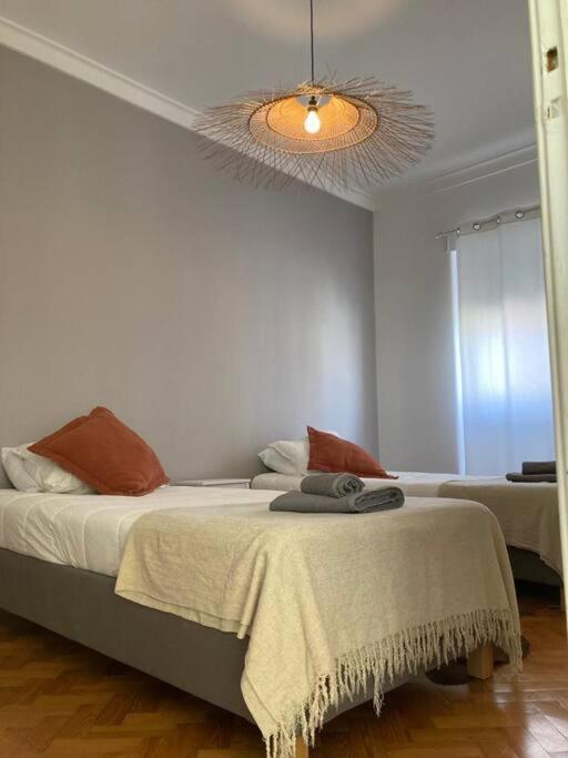 Apartamento Bem Localizado Para Familias & Amigos Apartment Lisbon Exterior photo