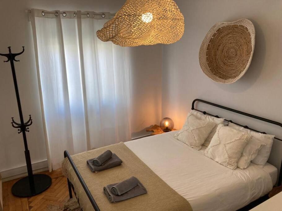 Apartamento Bem Localizado Para Familias & Amigos Apartment Lisbon Exterior photo